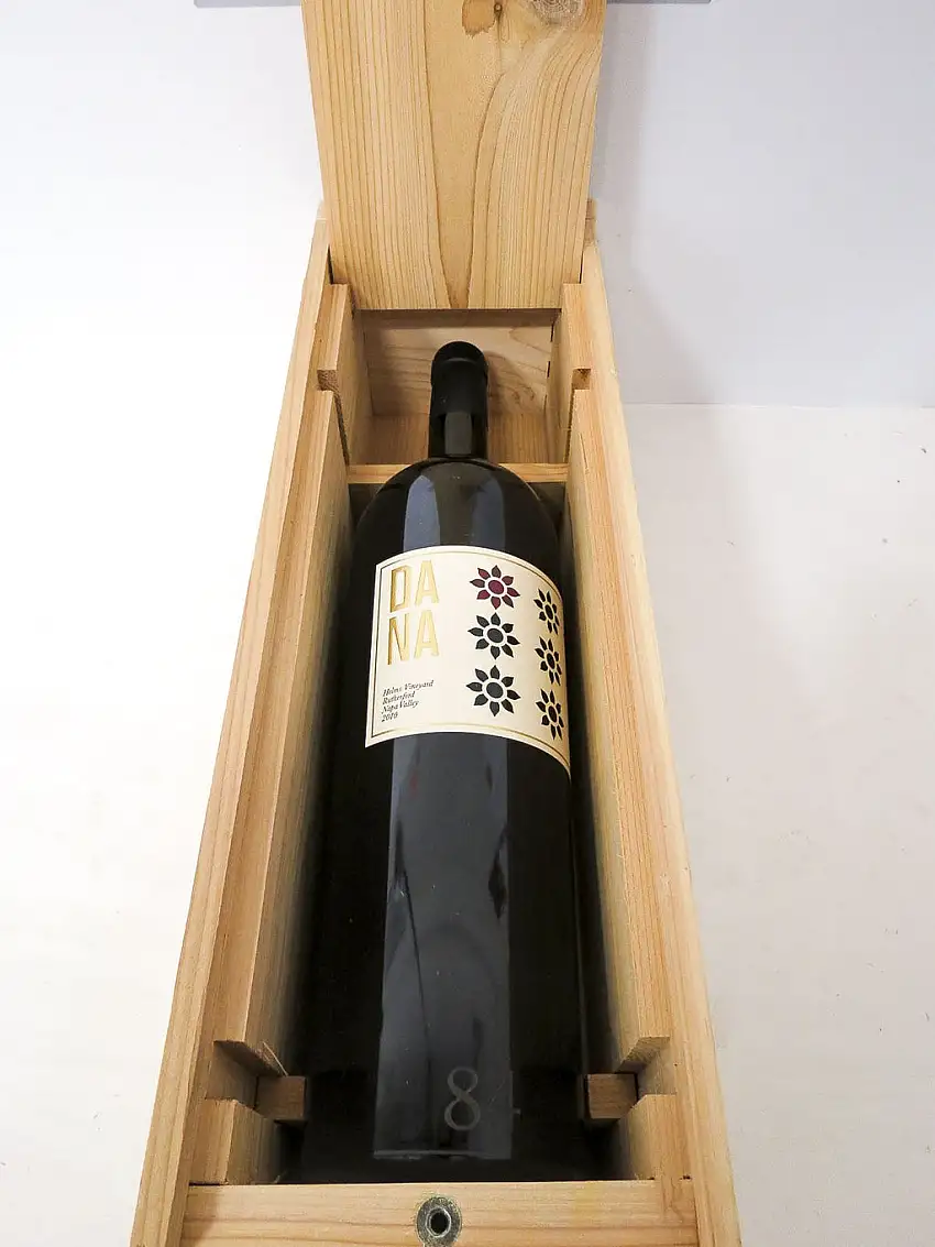 Dana Estate Helms Vineyard 2010 1-Pack OWC 1.5L